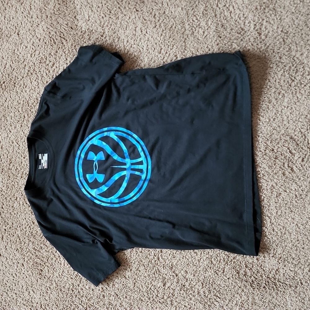Under Armour tshirt